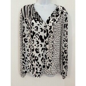Cabi Wrap Blouse V-neck Long Sleeves White Leopard Print Size M Style 590 Office